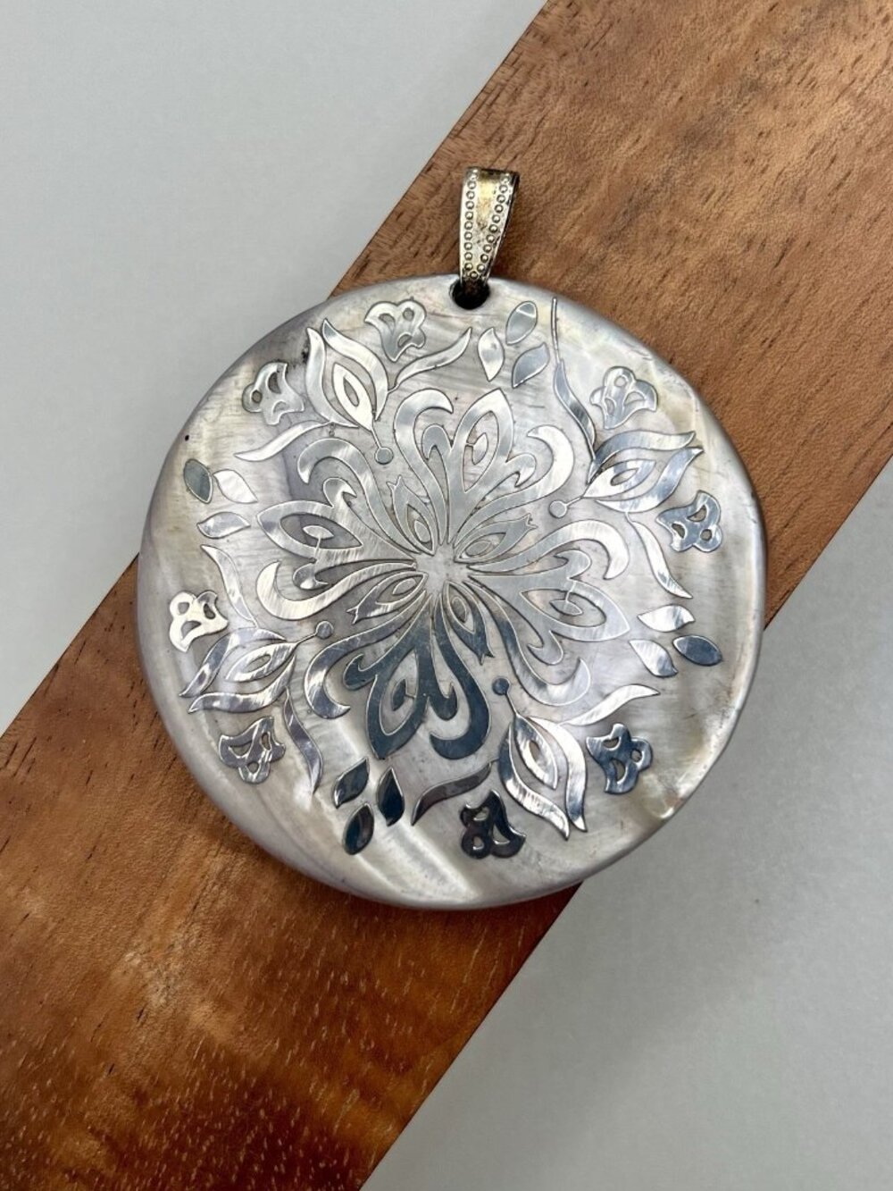VTG Hand Carved Mother of Pearl Shell Floral Pendant Large Round Coastal Boho